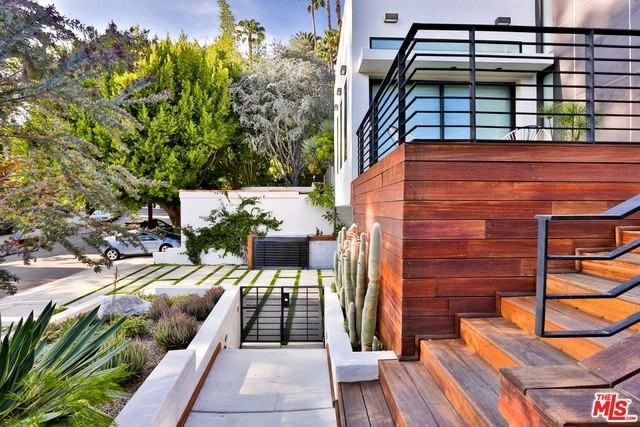 1742 Courtney Ave - Photo 5 of 27