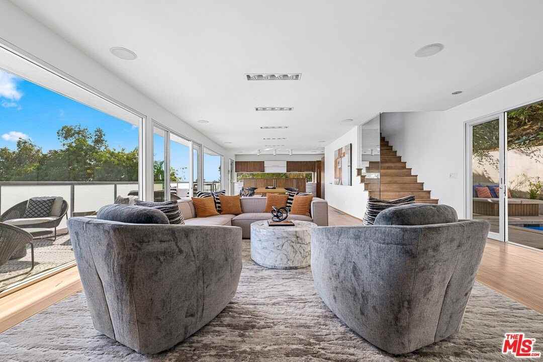 8737 St Ives Dr - Photo 5 of 31