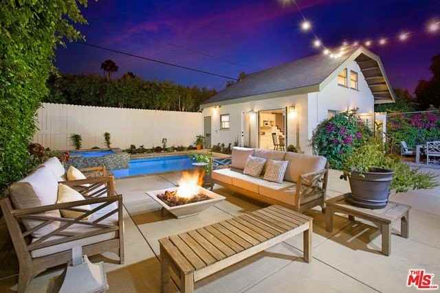 1338 N Genesee Ave - Photo 4 of 33