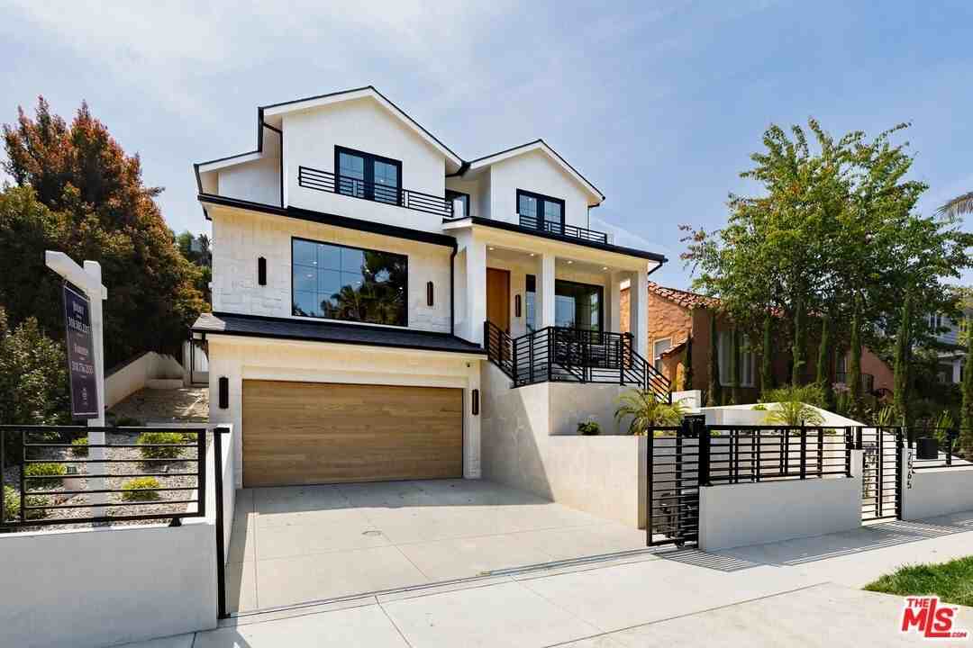 2565 Patricia Ave - Photo 3 of 50