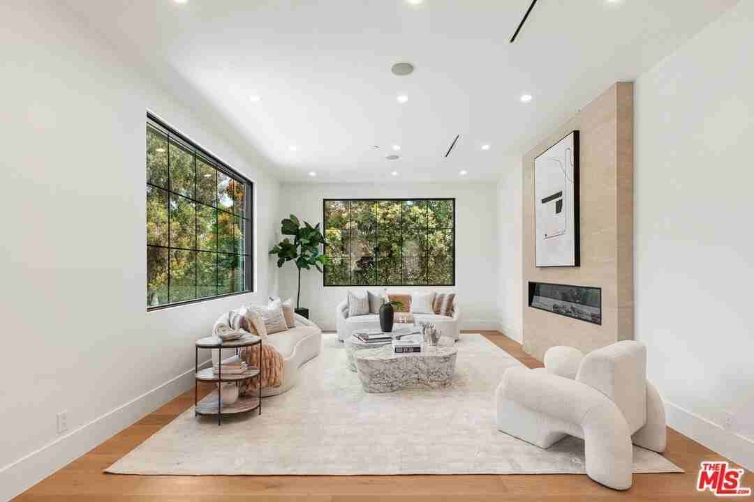 2565 Patricia Ave - Photo 5 of 50