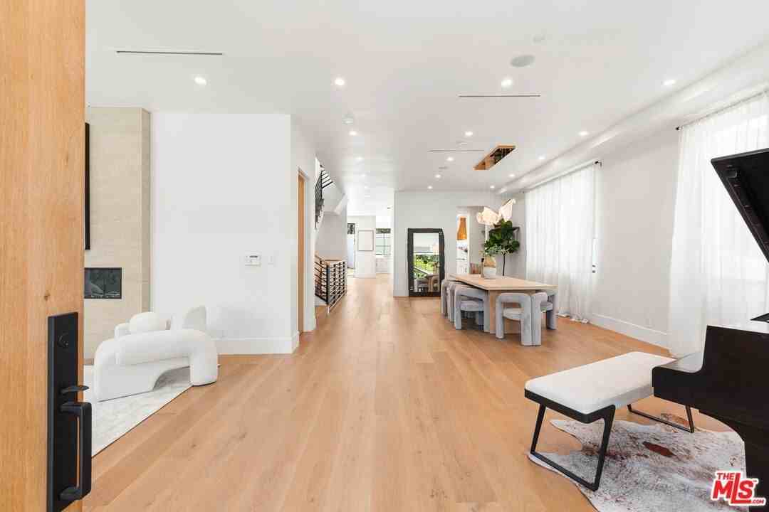 2565 Patricia Ave - Photo 6 of 50