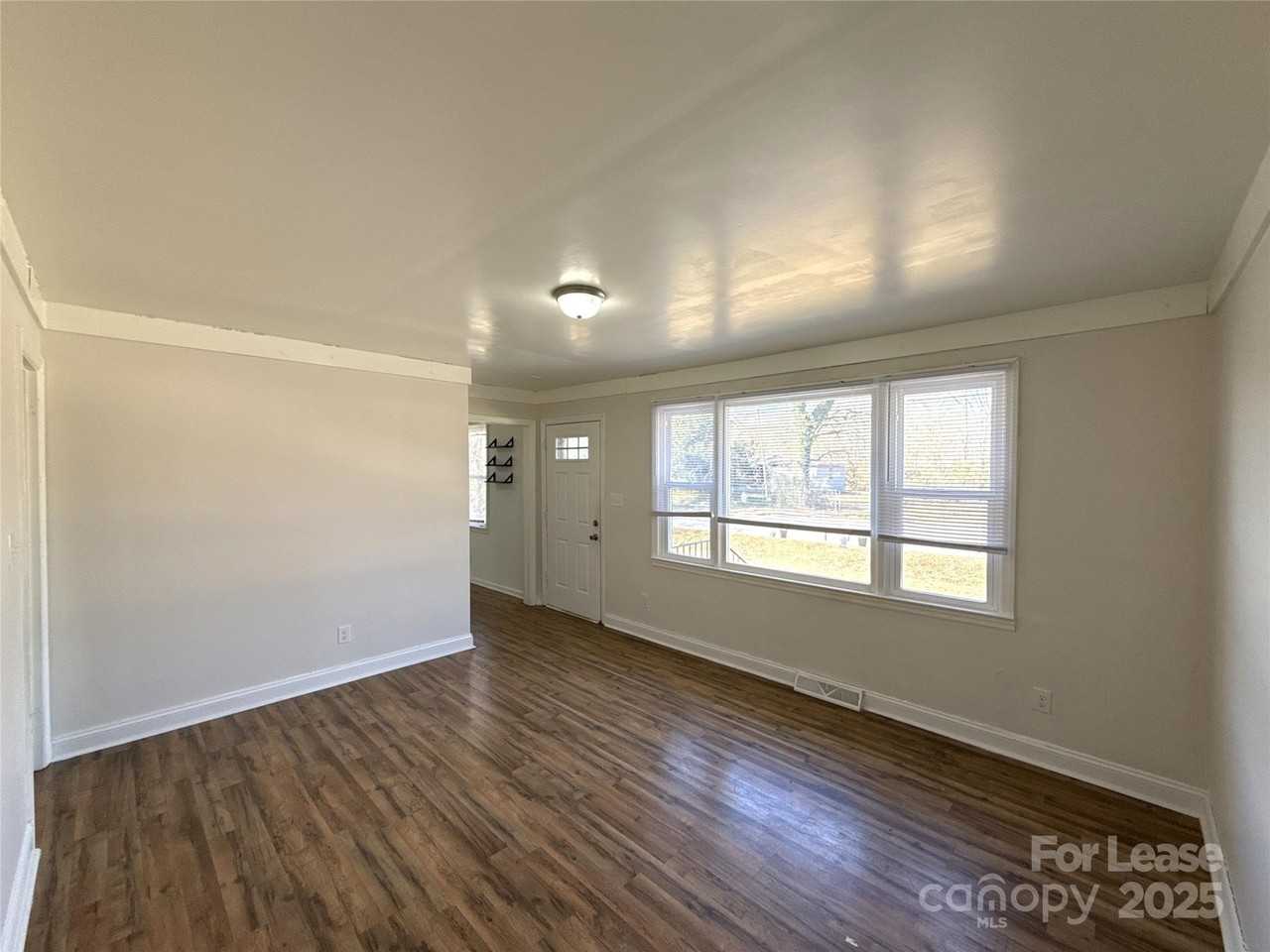 6005 Waxhaw Hwy - Photo 2 of 14