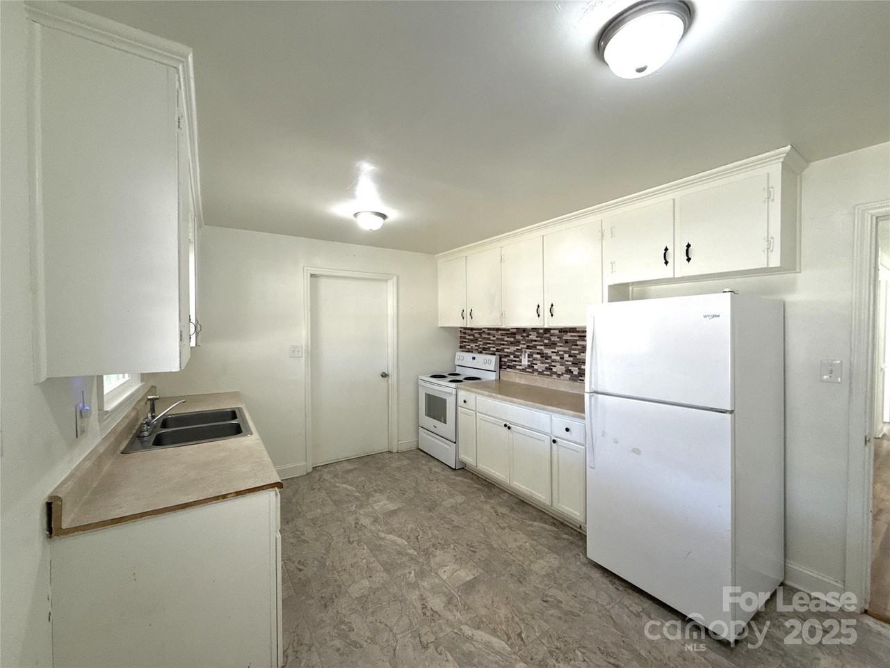 6005 Waxhaw Hwy - Photo 4 of 14