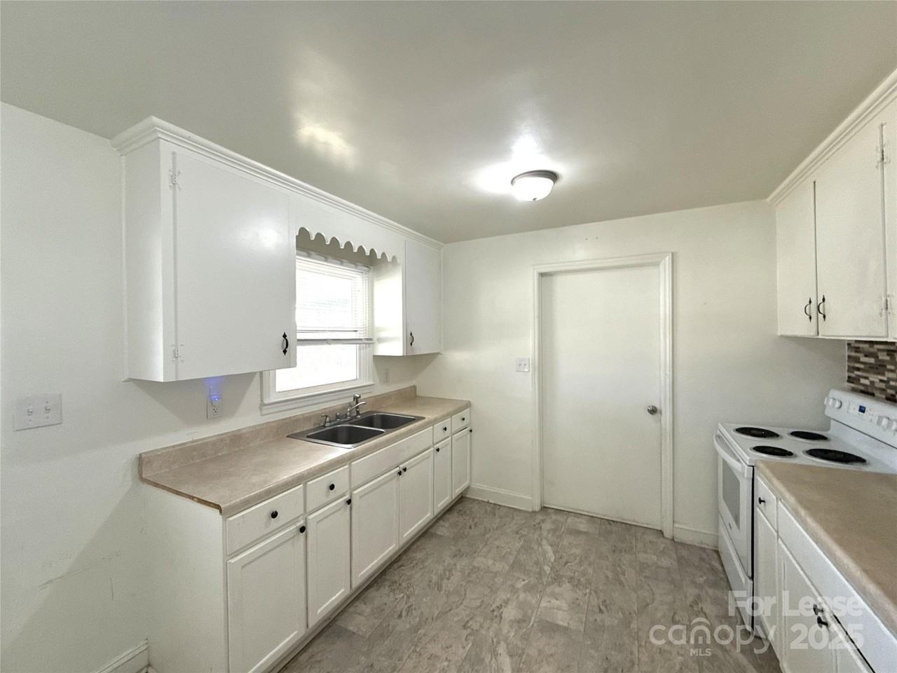 6005 Waxhaw Hwy - Photo 5 of 14