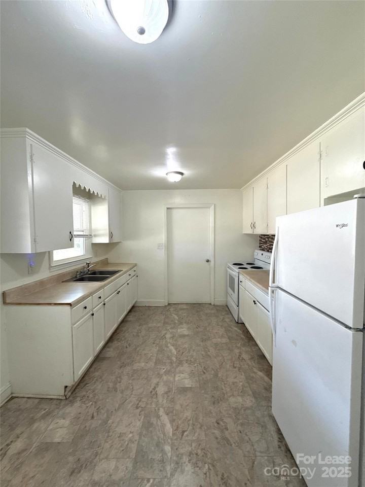 6005 Waxhaw Hwy - Photo 6 of 14