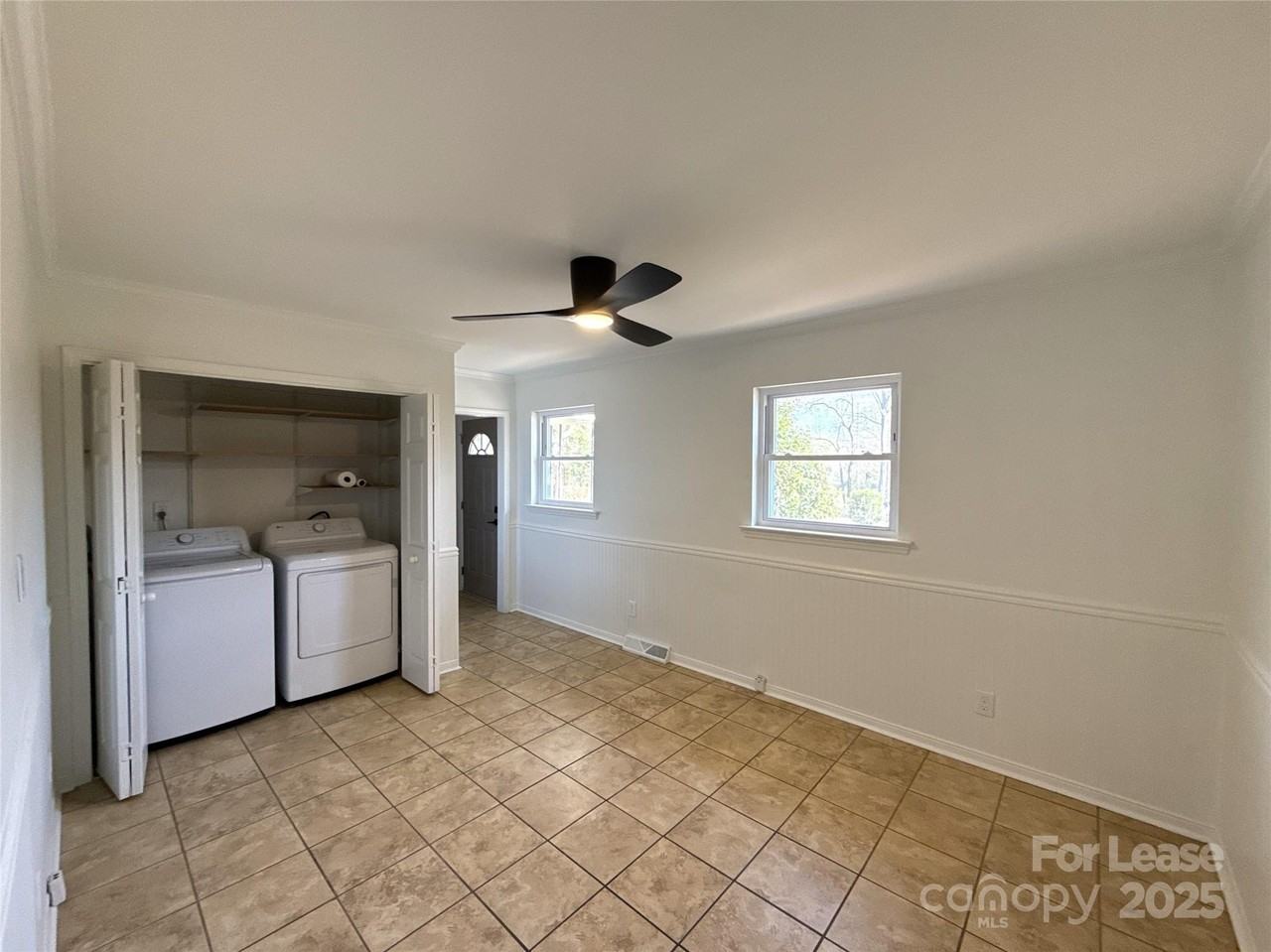 1928 Russell Ave - Photo 3 of 11