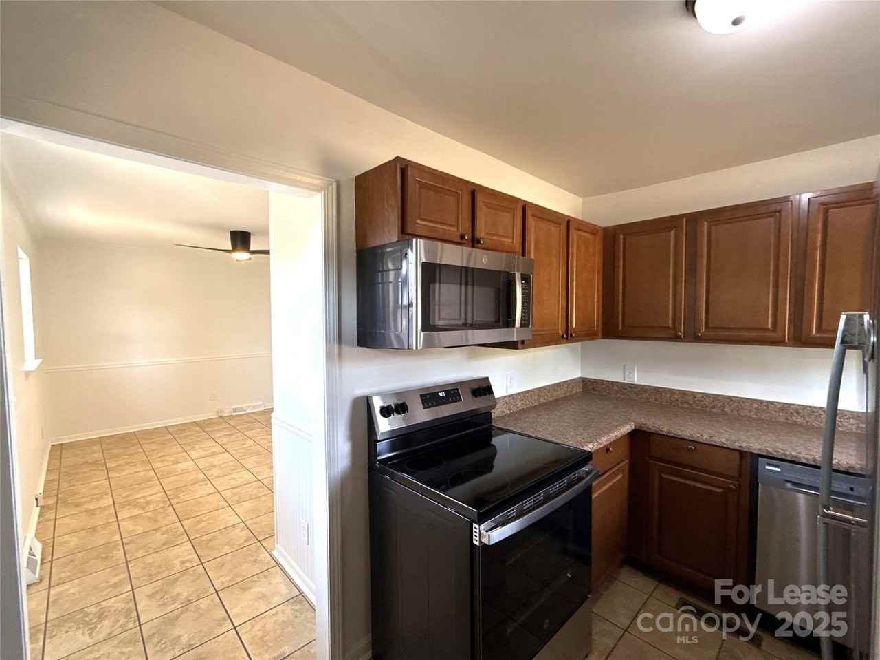 1928 Russell Ave - Photo 6 of 11