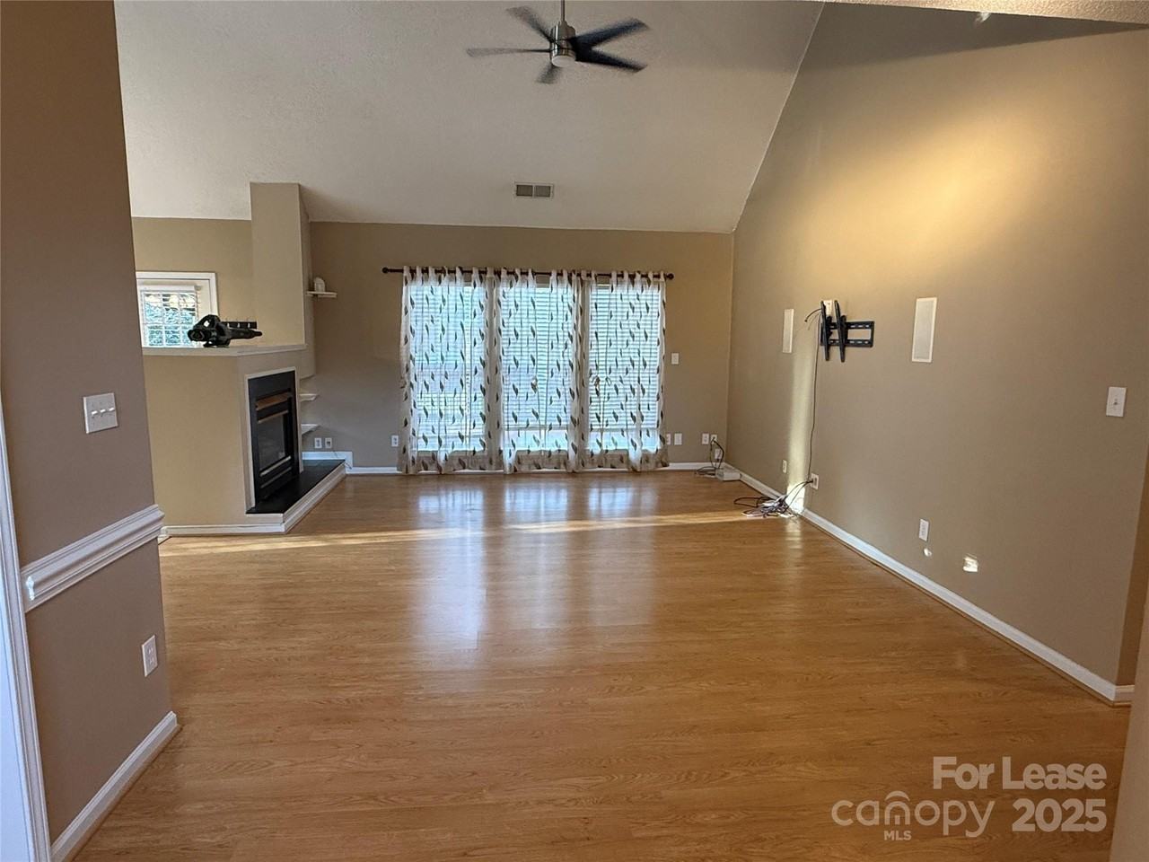 17115 Grenache Ct - Photo 4 of 26