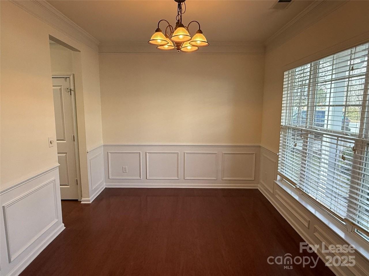 5008 Centerview Dr - Photo 3 of 24