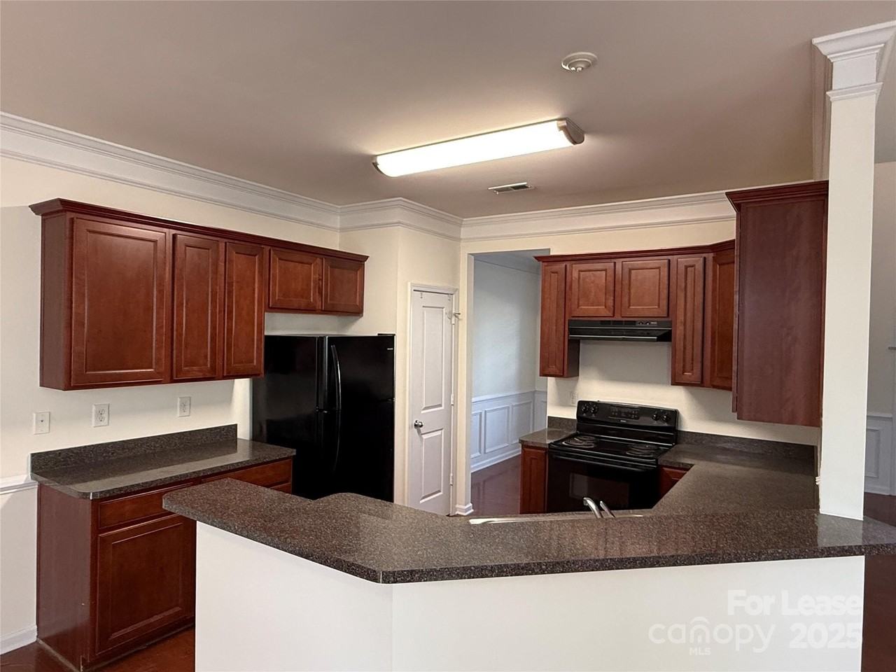 5008 Centerview Dr - Photo 6 of 24