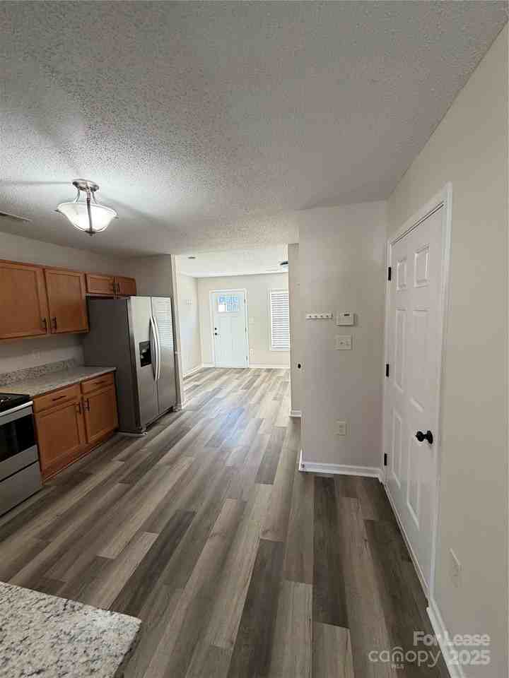 140 Locomotive Ln - Photo 5 of 23