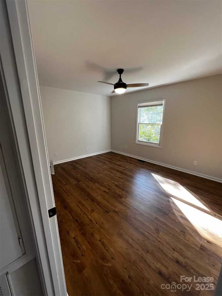 120 S Morrow Ave - Photo 4 of 6