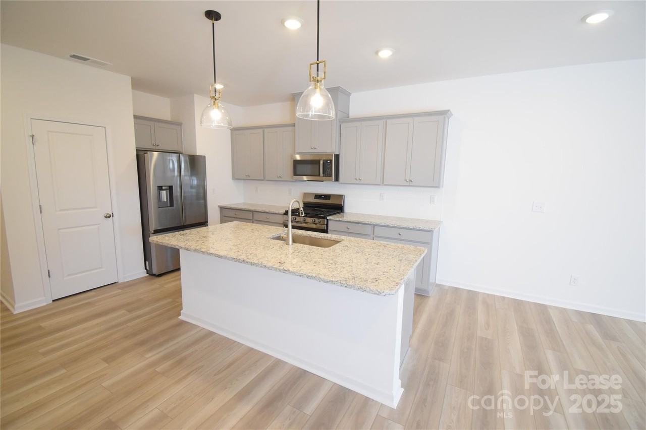 752 Kitfox Dr Nw - Photo 6 of 22