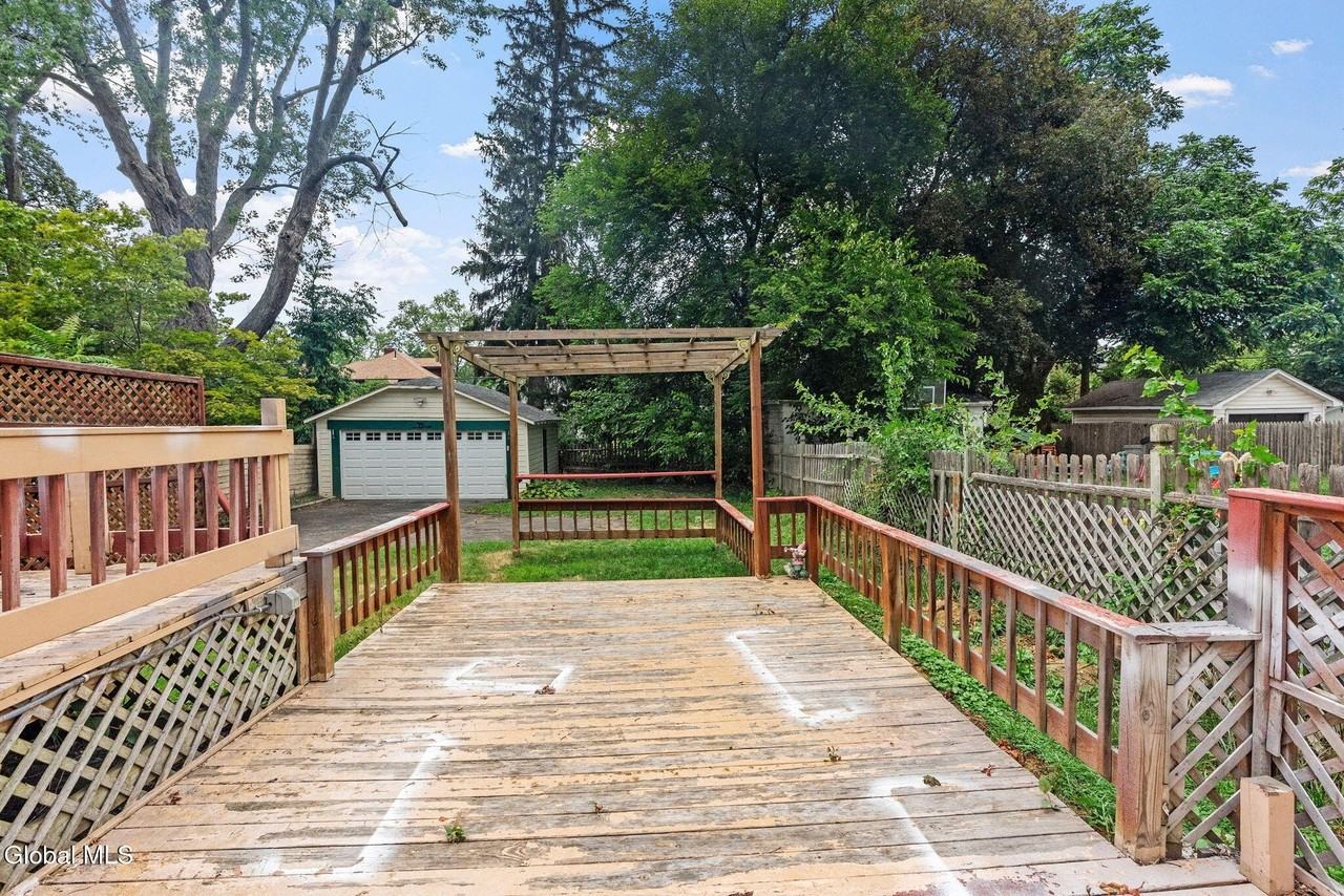 1123 Ardsley Rd - Photo 3 of 17