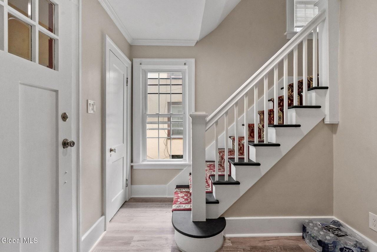 1123 Ardsley Rd - Photo 5 of 17