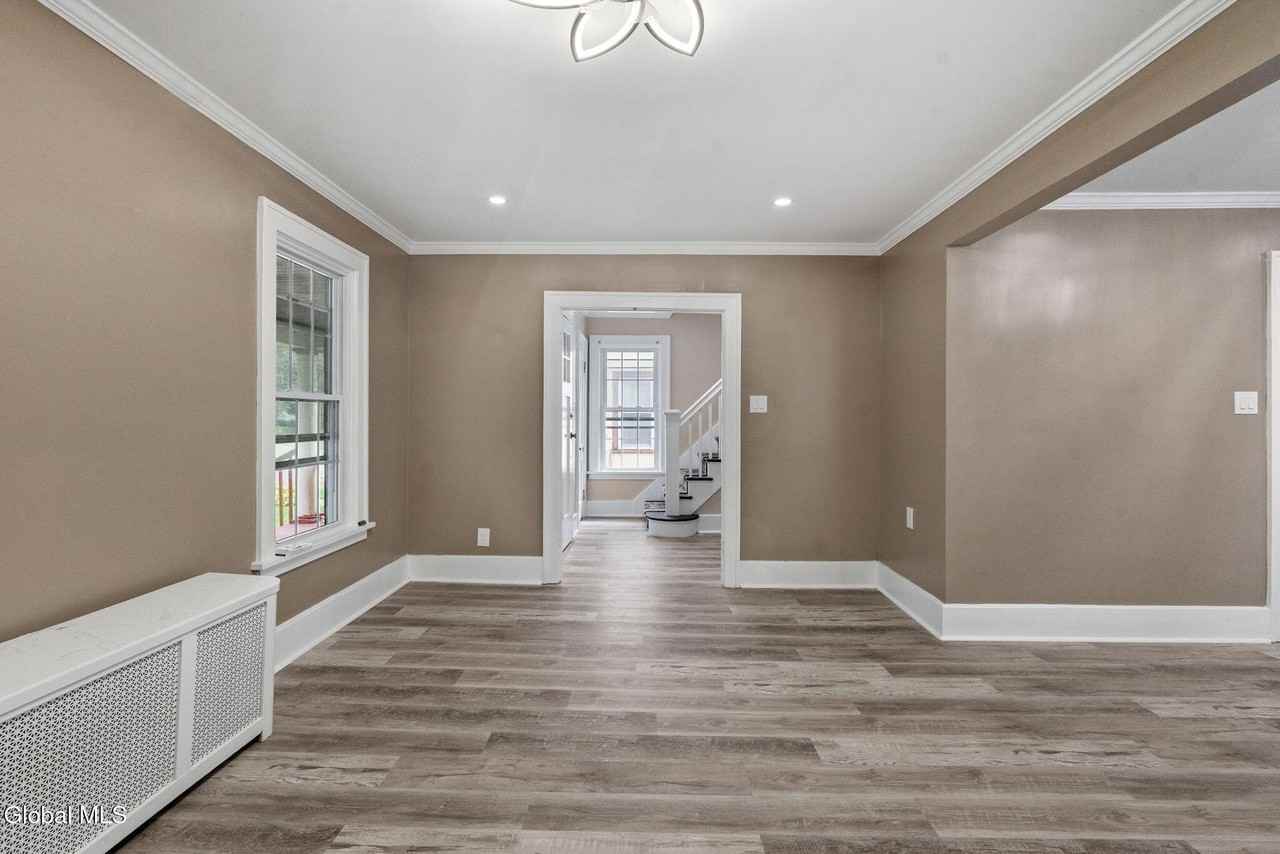 1123 Ardsley Rd - Photo 7 of 17