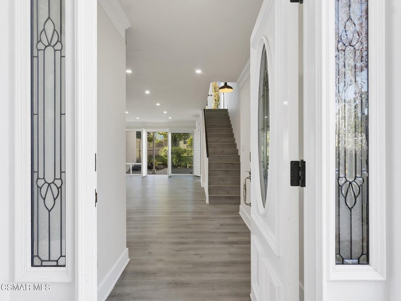 3811 Lake Harbor Ln - Photo 5 of 40