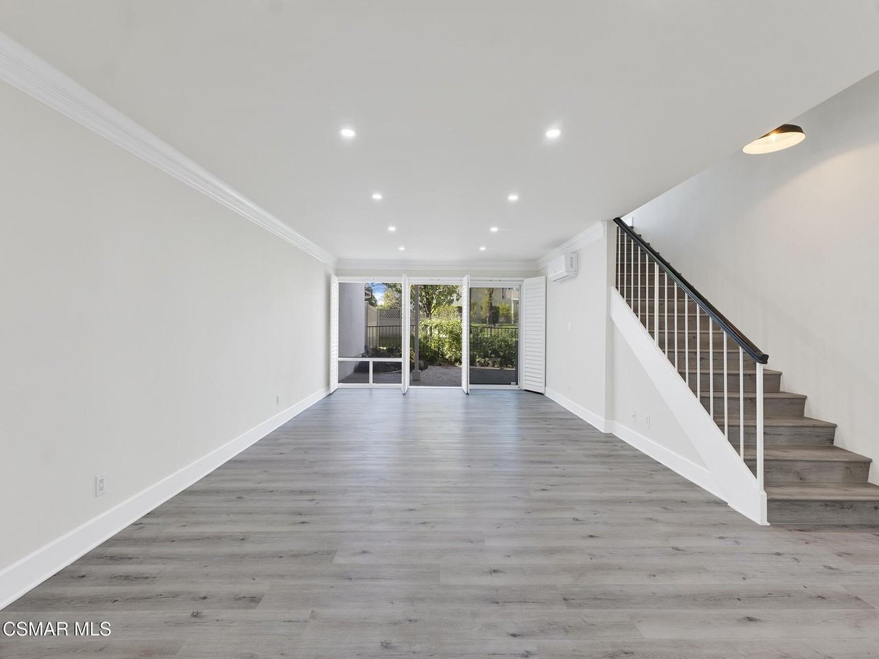 3811 Lake Harbor Ln - Photo 6 of 40