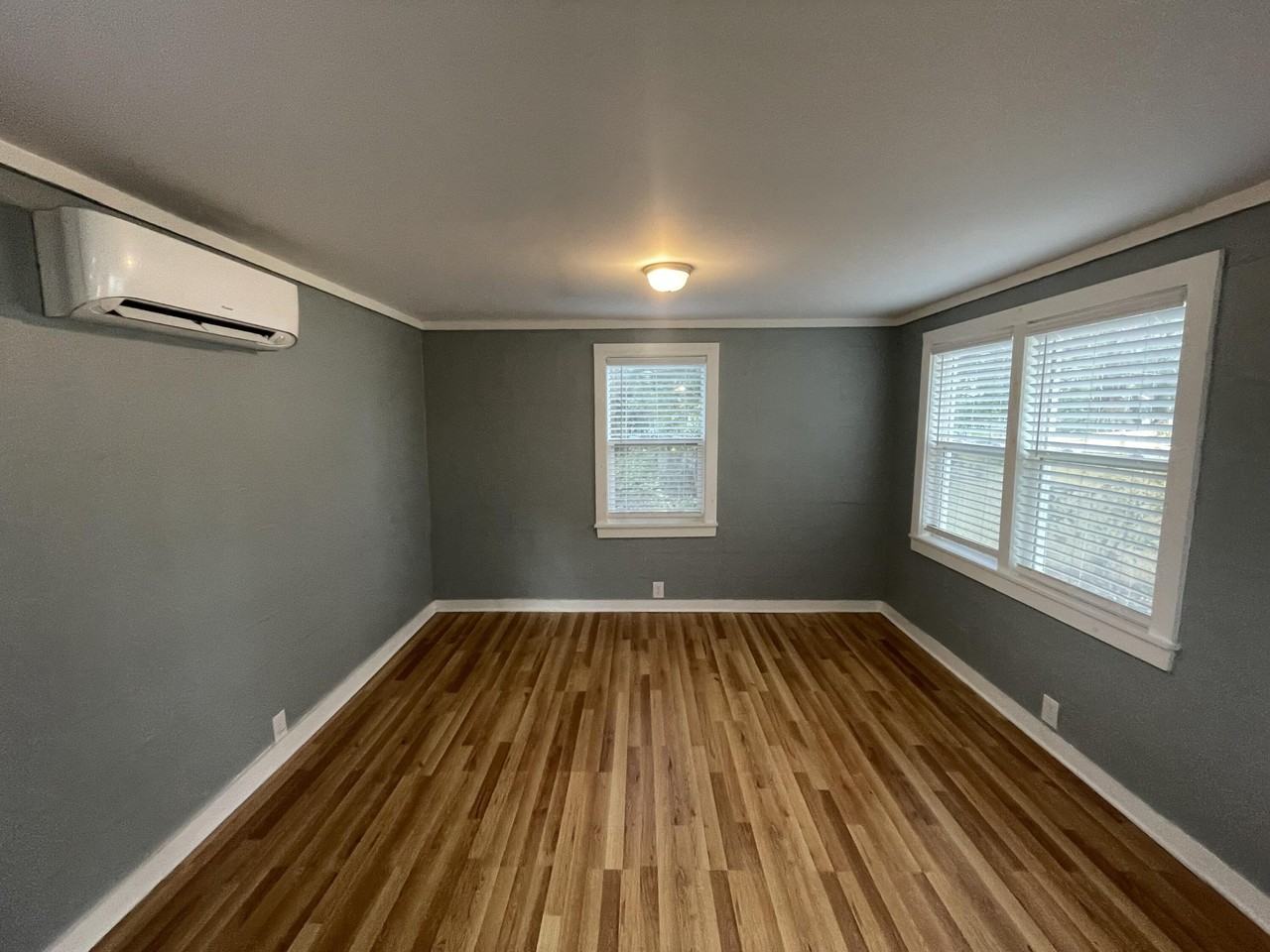 3111 Matipan Ave Apt B #B - Photo 2 of 9