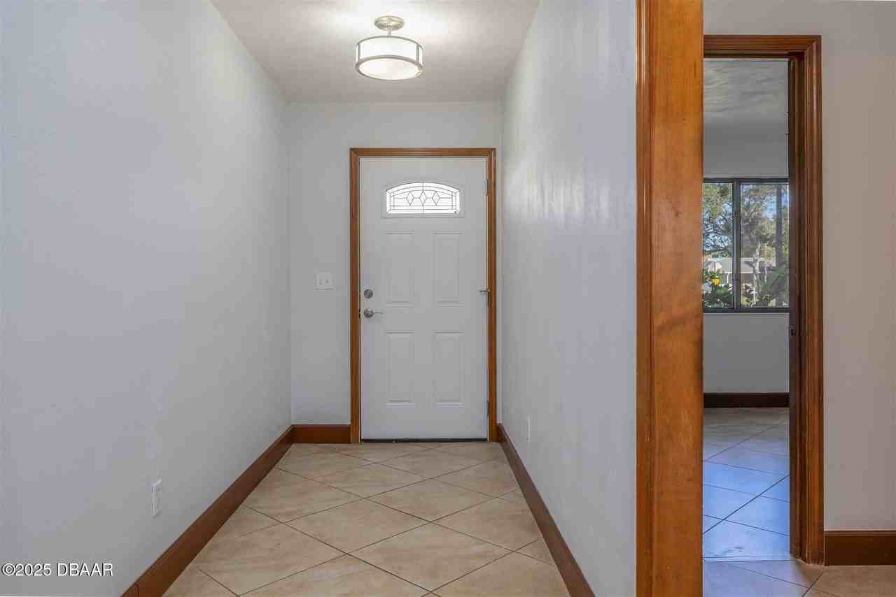 909 Brookside Dr - Photo 3 of 25