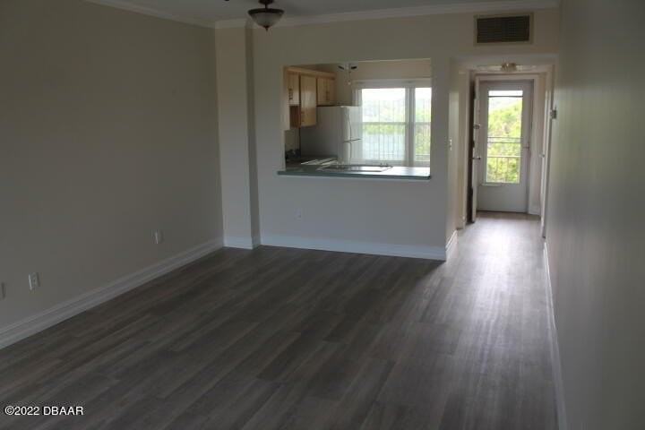 719 S Beach St Apt 304 #304 - Photo 7 of 33