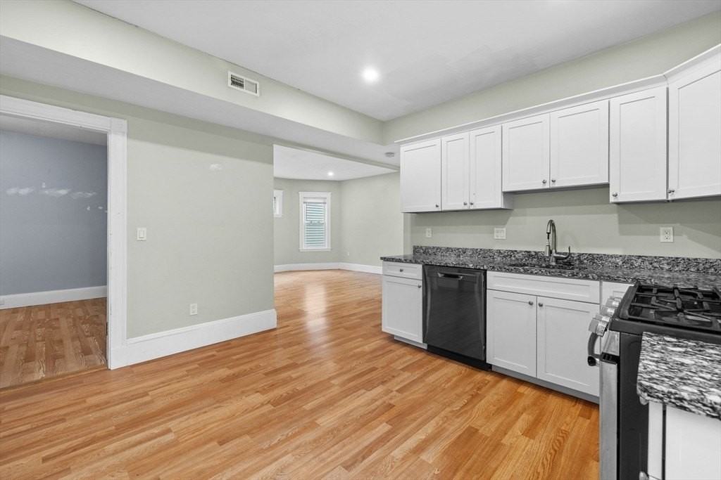 25 Howes St - Photo 6 of 17