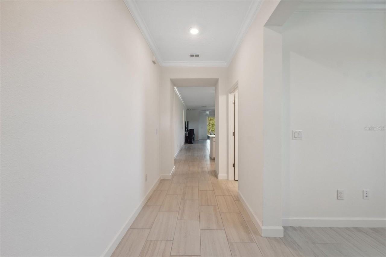 16787 Shell Bay Dr - Photo 4 of 50