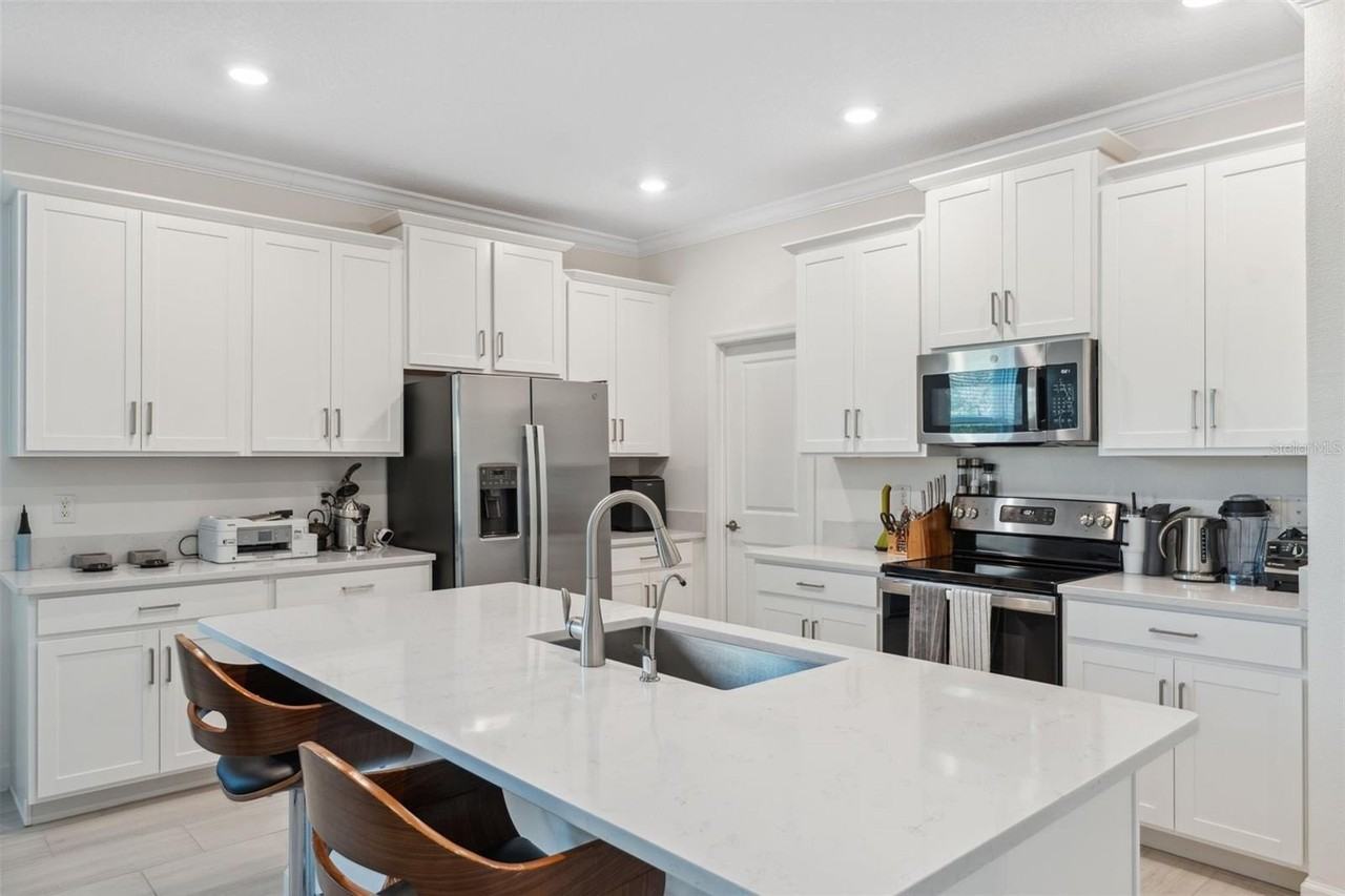 16787 Shell Bay Dr - Photo 7 of 50