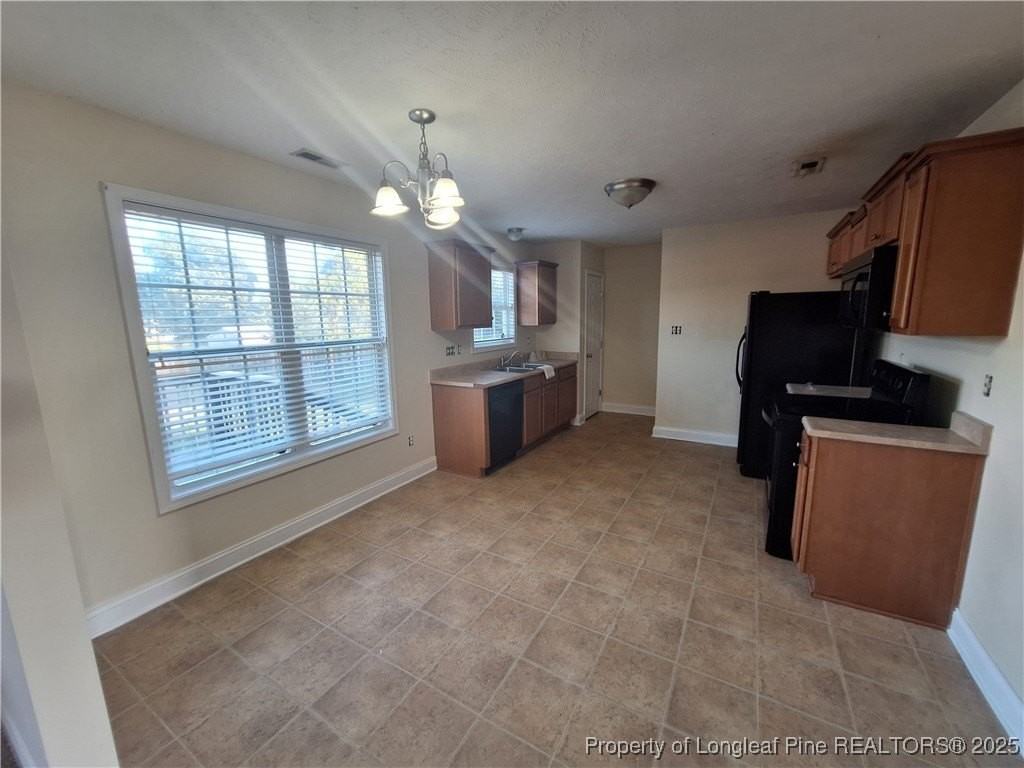 558 Copper Creek Dr - Photo 5 of 13