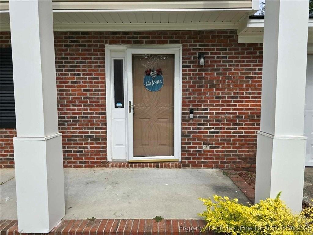 7204 Pilona Ct - Photo 3 of 31