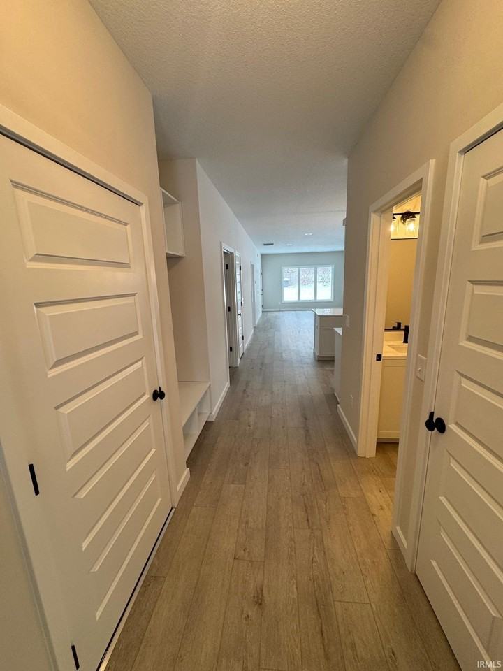 1072 Emilee Ct - Photo 3 of 10