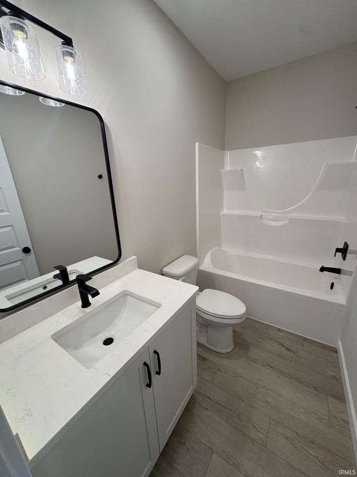 1072 Emilee Ct - Photo 4 of 10