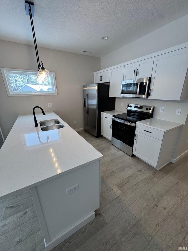 1072 Emilee Ct - Photo 5 of 10