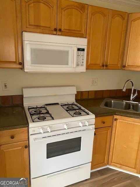 695A United Ave Se - Photo 4 of 7