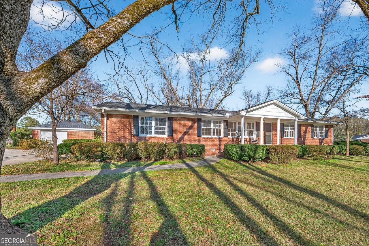 741 East Ave - Photo 3 of 40