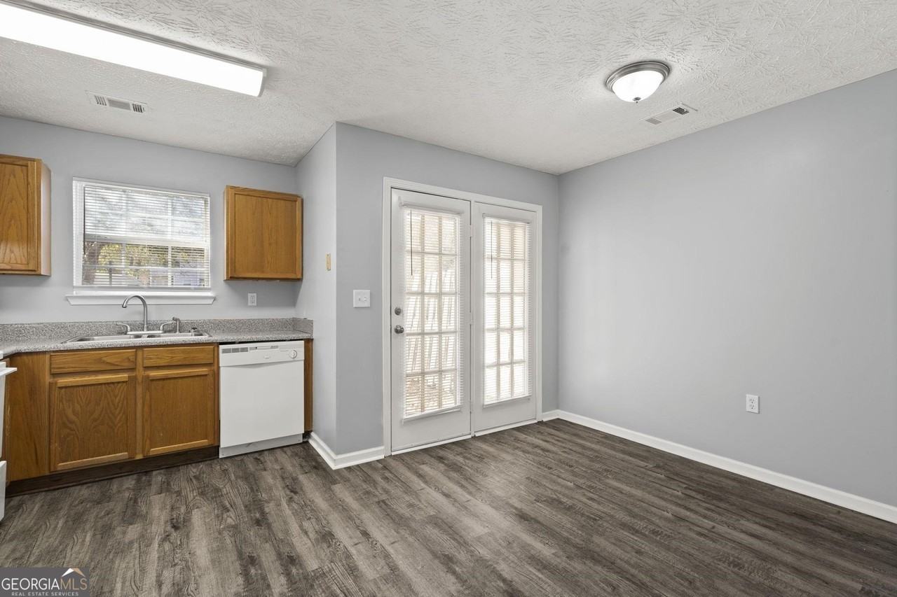 1469 Highway 42 N Apt I49 #I49 - Photo 3 of 26