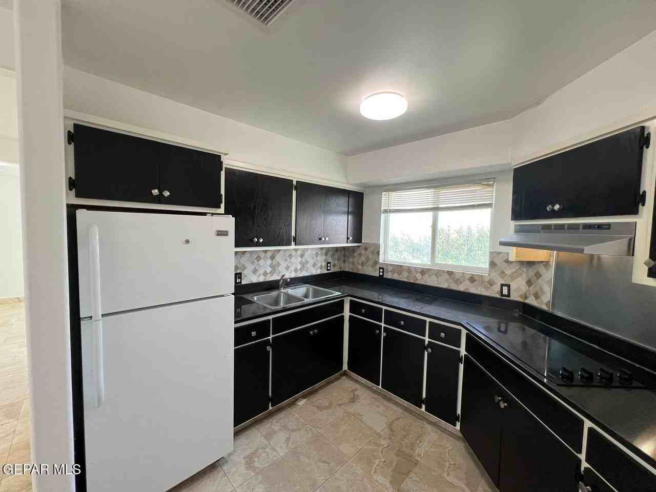 540 N Yarbrough Dr Unit 26 #26 - Photo 2 of 9