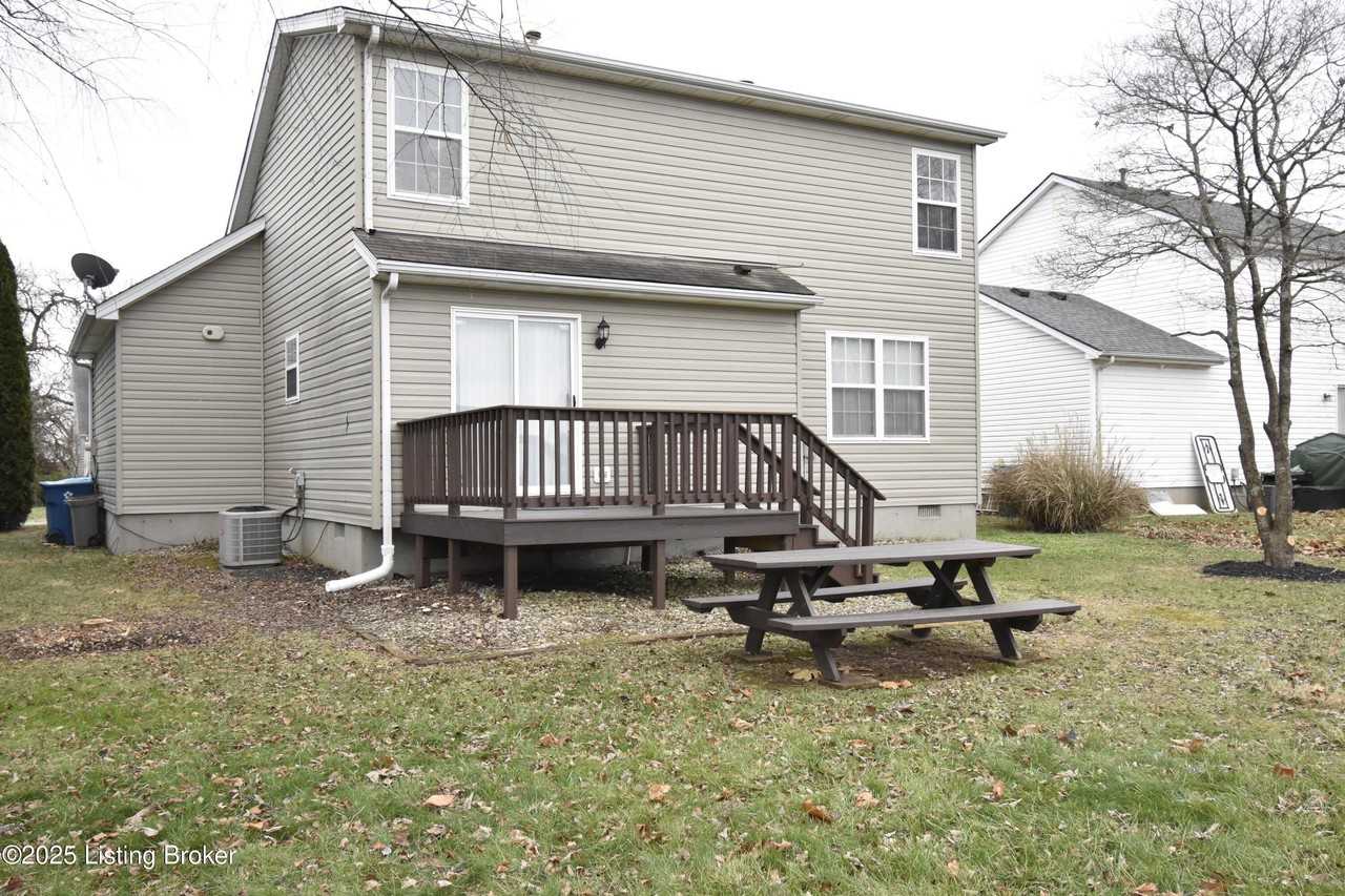 4313 Hickoryview Dr - Photo 2 of 39