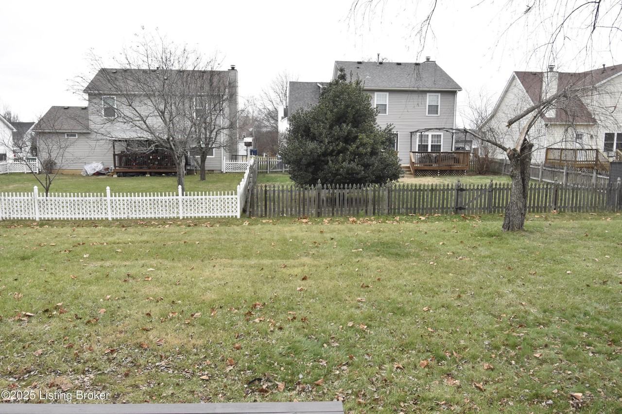 4313 Hickoryview Dr - Photo 4 of 39