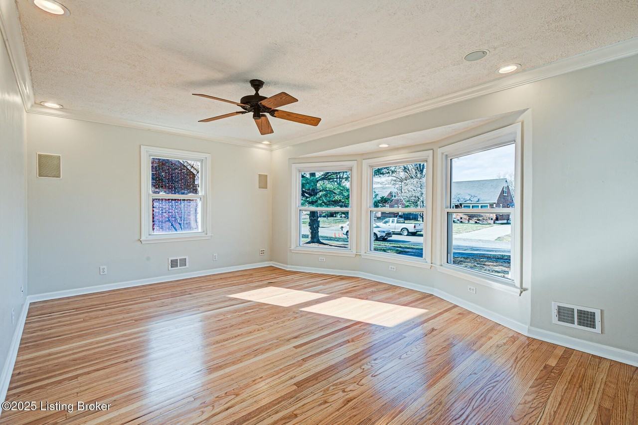 3630 Windward Way - Photo 5 of 40