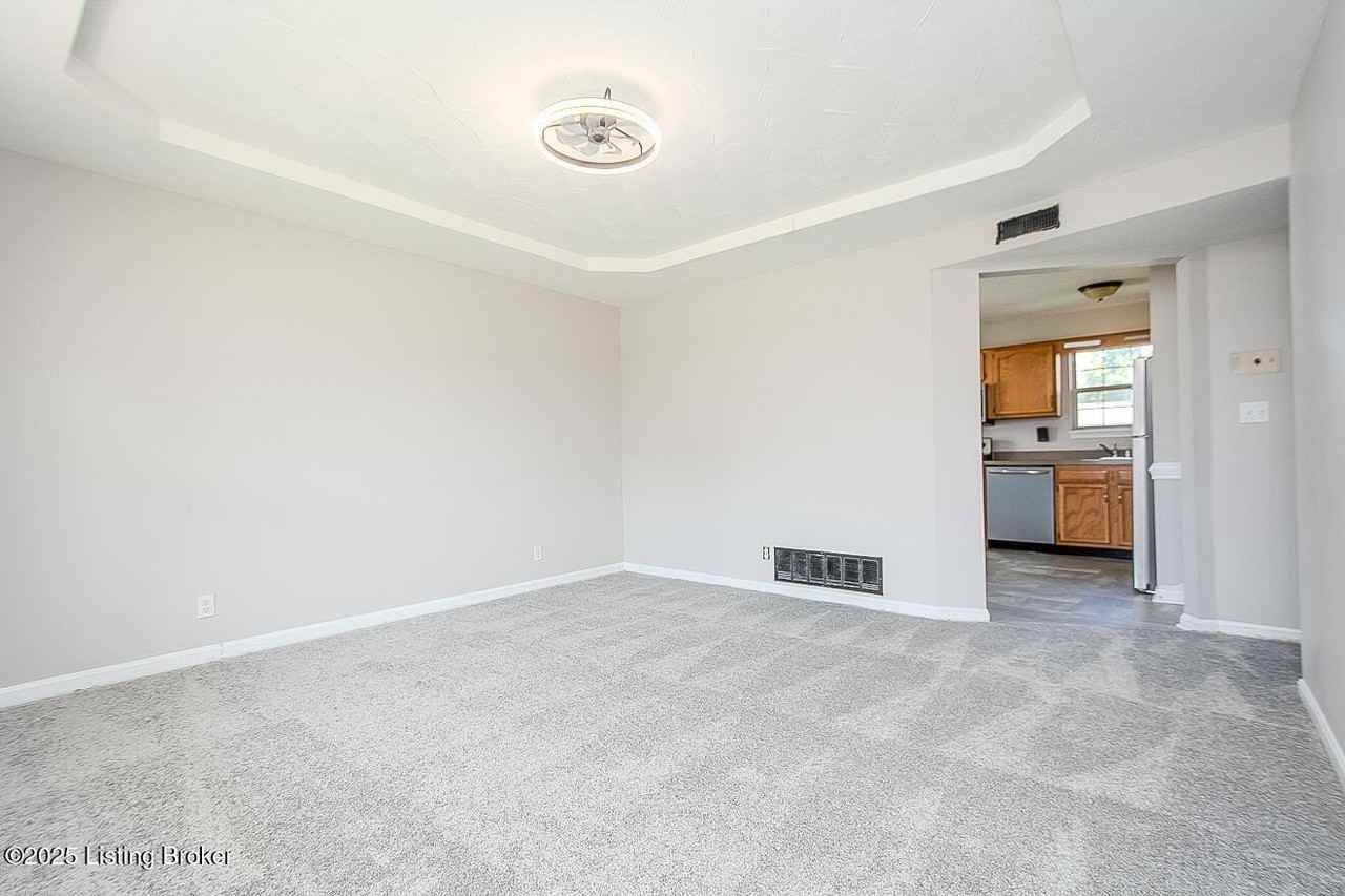 6305 Leisure Ln - Photo 4 of 31