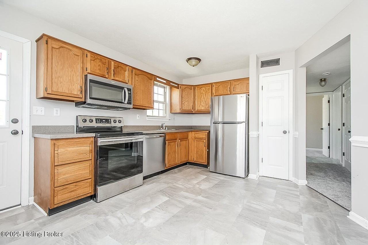 6305 Leisure Ln - Photo 6 of 31