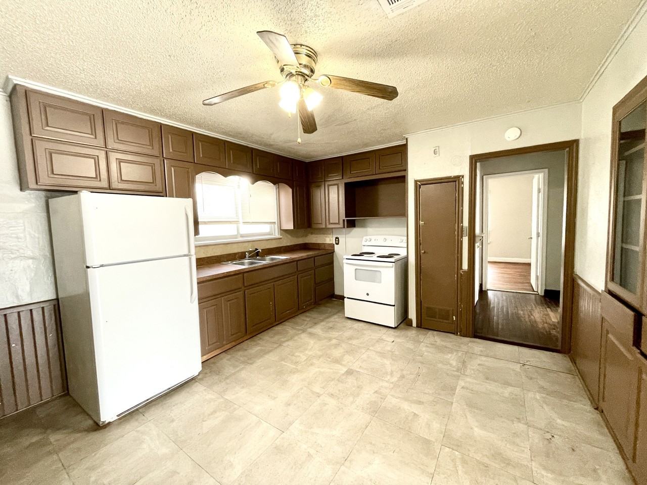 111 5th Ave Nw #1 - Photo 2 of 30