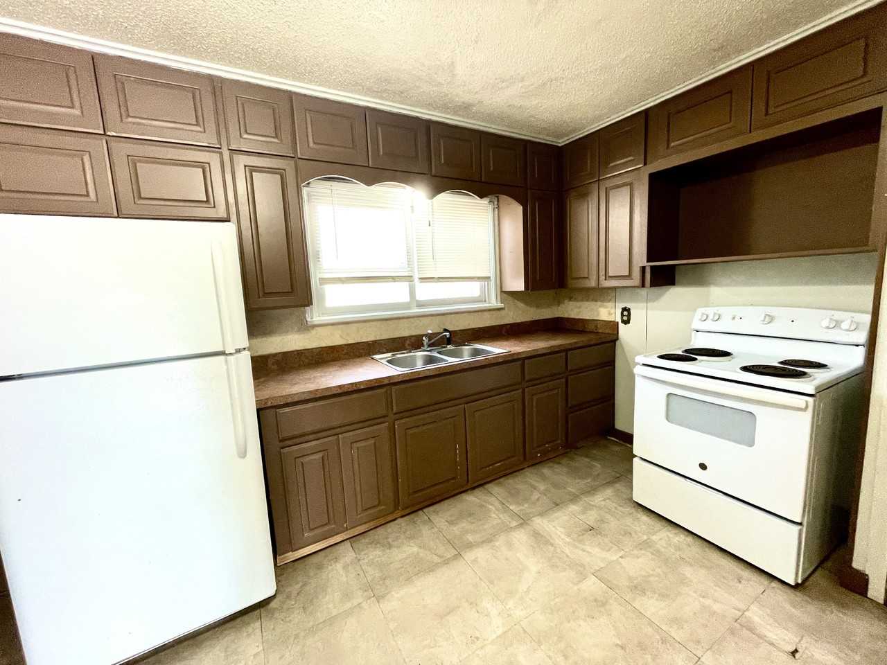 111 5th Ave Nw #1 - Photo 3 of 30