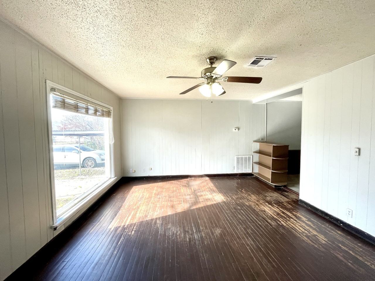 111 5th Ave Nw #1 - Photo 5 of 30