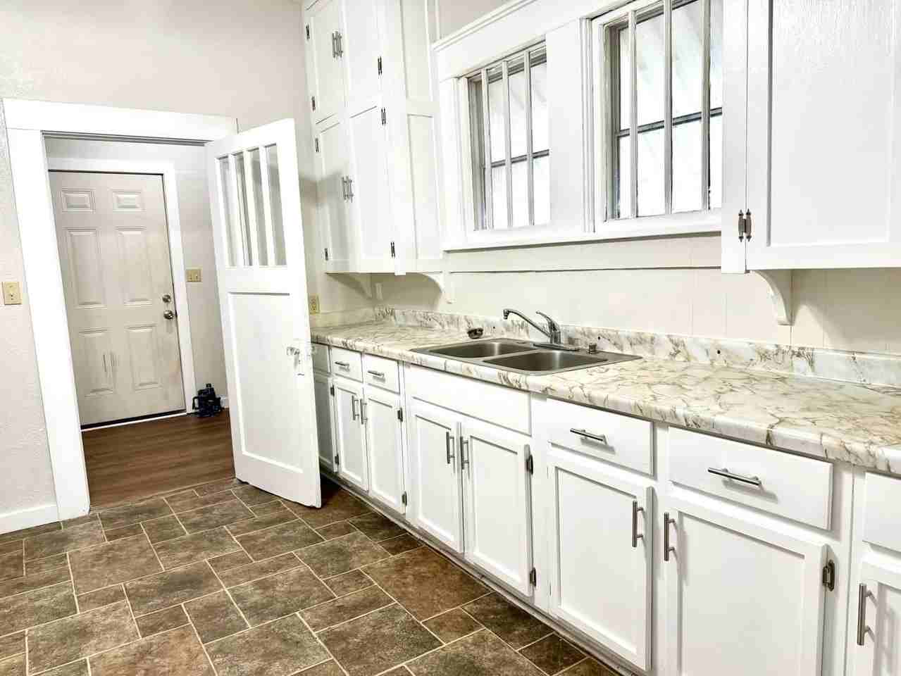 1501 N Washington St #1 - Photo 3 of 29