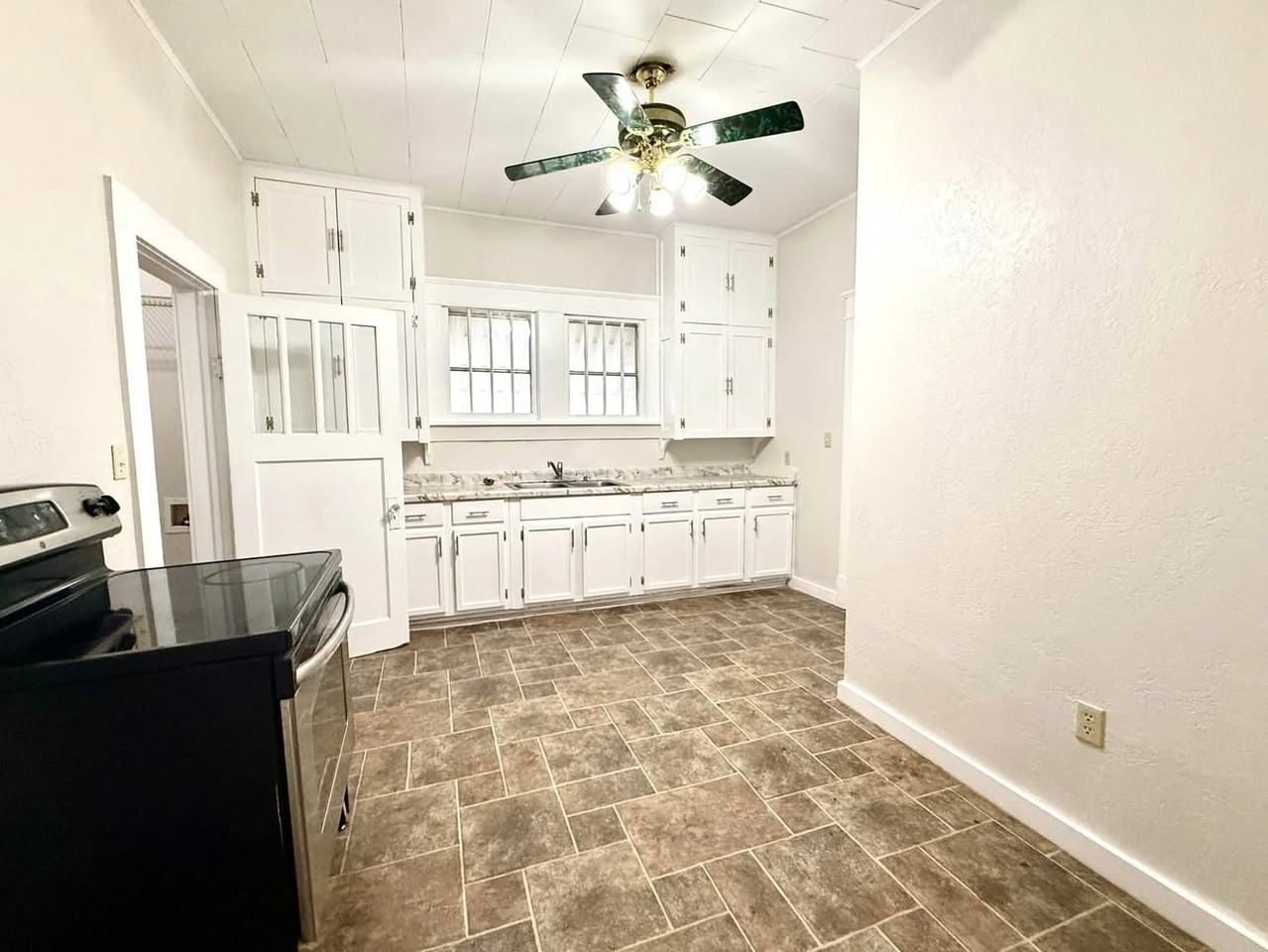 1501 N Washington St #1 - Photo 4 of 29