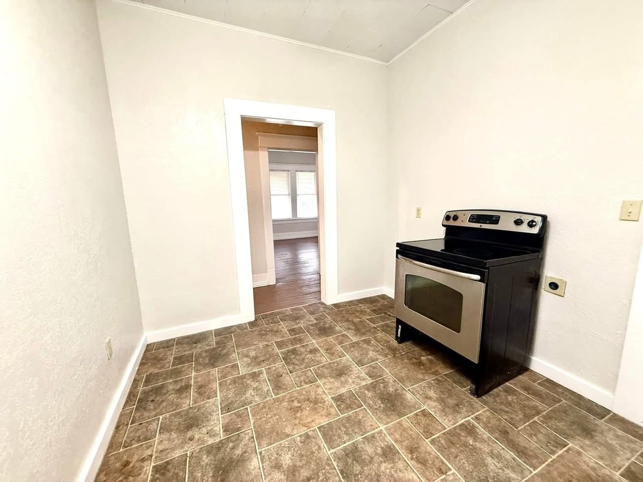 1501 N Washington St #1 - Photo 5 of 29