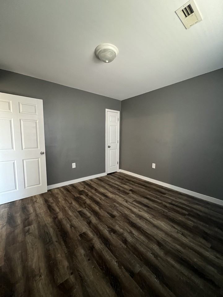 410 N Railroad Es St Apt B #410B - Photo 6 of 11